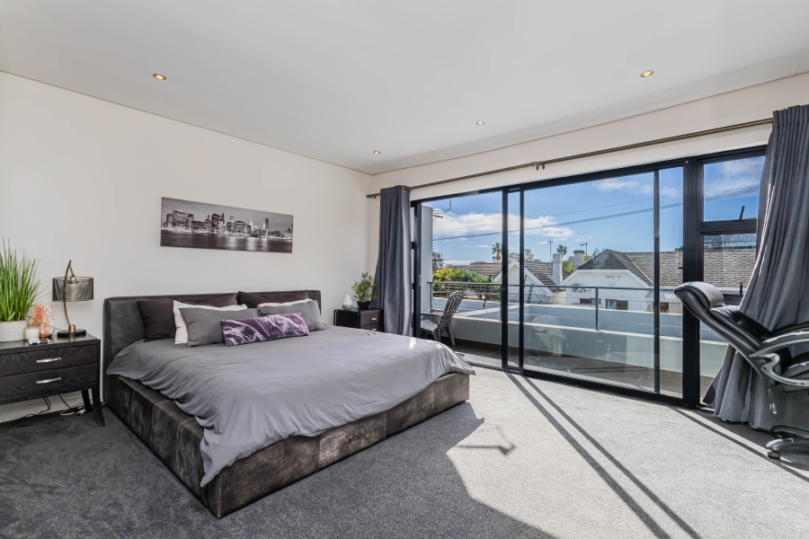 3 Bedroom Property for Sale in Sea Point Western Cape